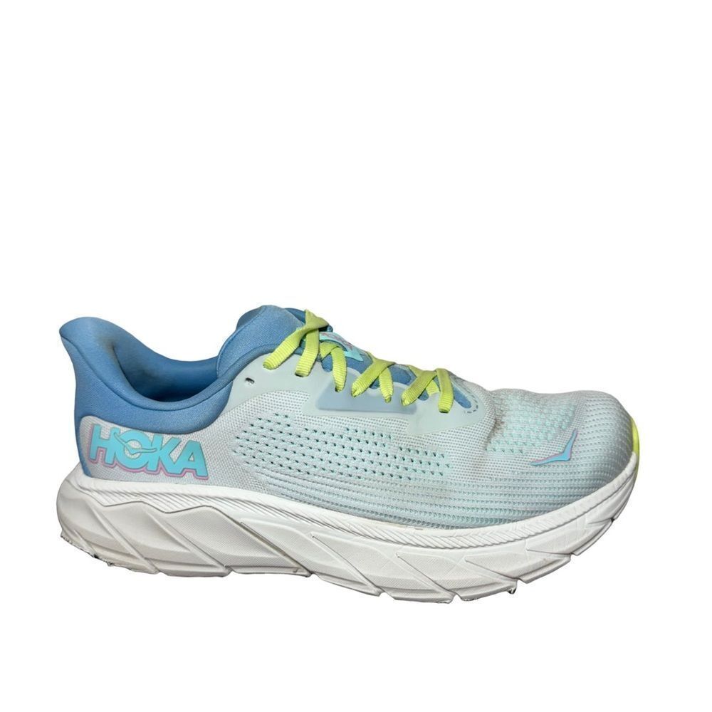 Hoka Arahi 7 Sky Blue and White Athletic Sneakers size 8